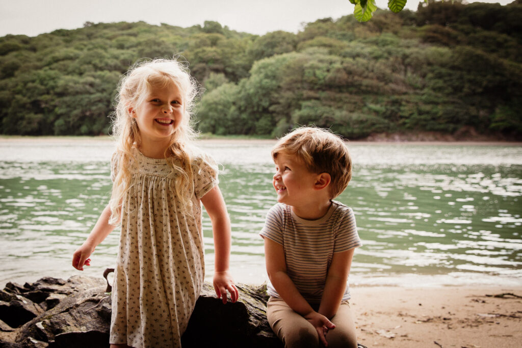 https://helenmildmay.com/2024/11/08/outdoor-newborn-photoshoot/